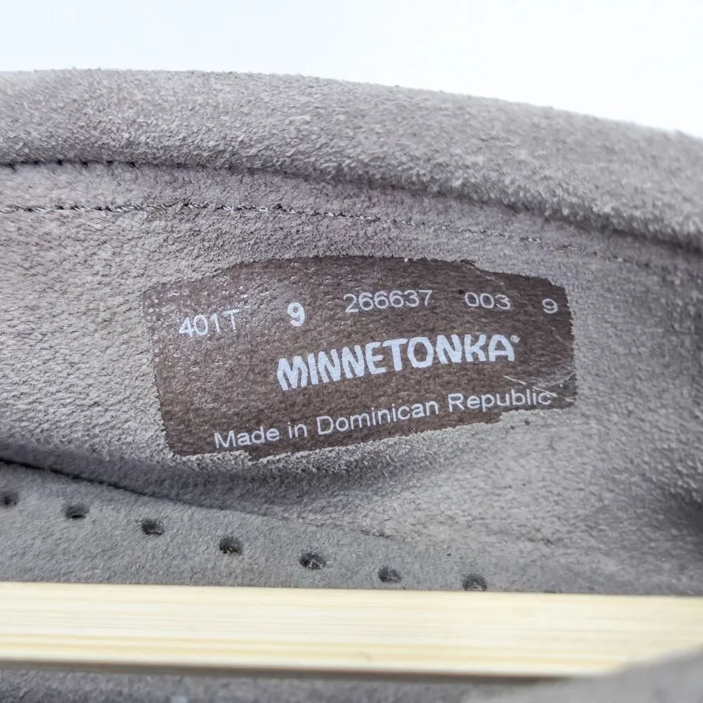 Minnetonka Kilty Hardsole Moccasins Women’s Size 9 Grey Suede 401T NIB